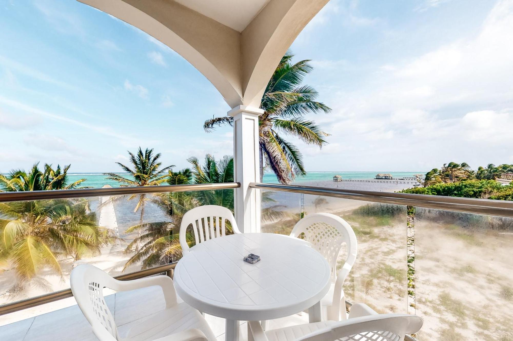 Blue Water Beach Villas San Pedro  Pokoj fotografie