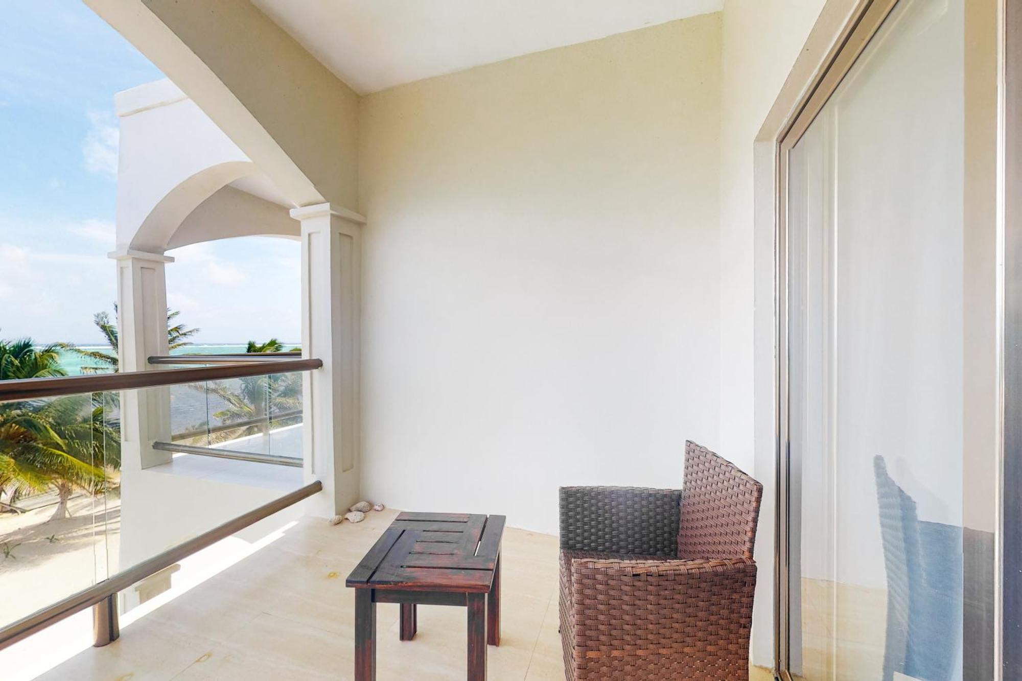 Blue Water Beach Villas San Pedro  Pokoj fotografie