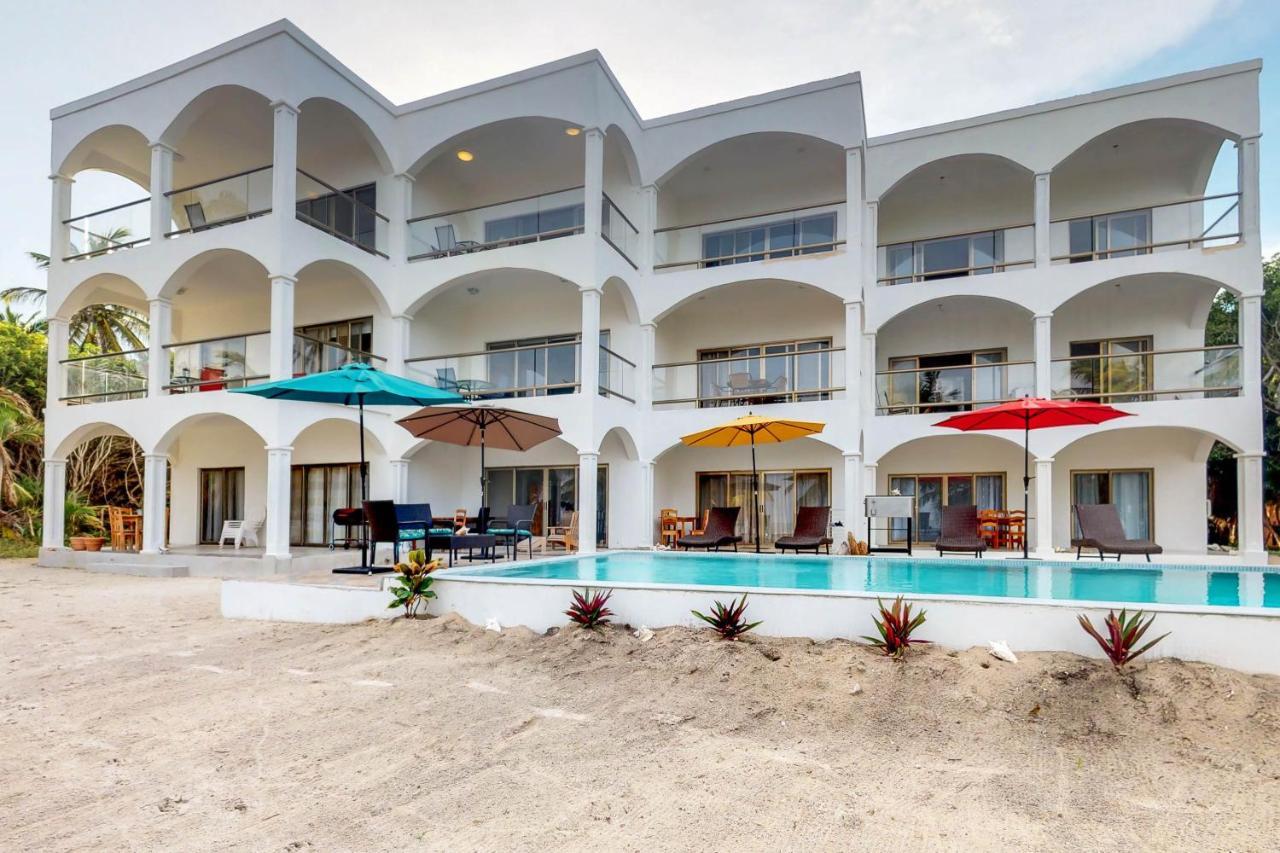 Blue Water Beach Villas San Pedro  Exteriér fotografie